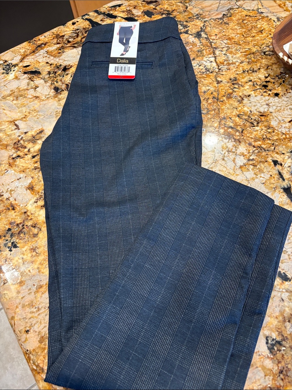 NWT- Dalia pants